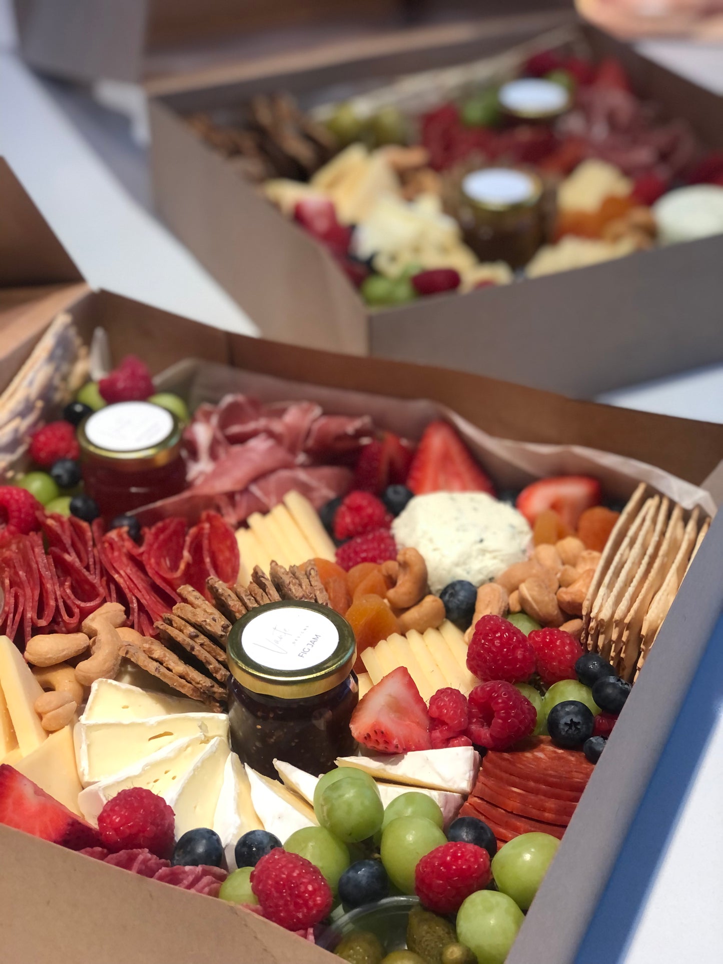 Classic Nibbles Charcuterie Box - Large